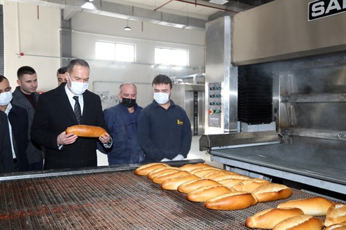 Niğde Belediyesi Modern Ekmek Fabrikasında Test Aşamasını Geçildi