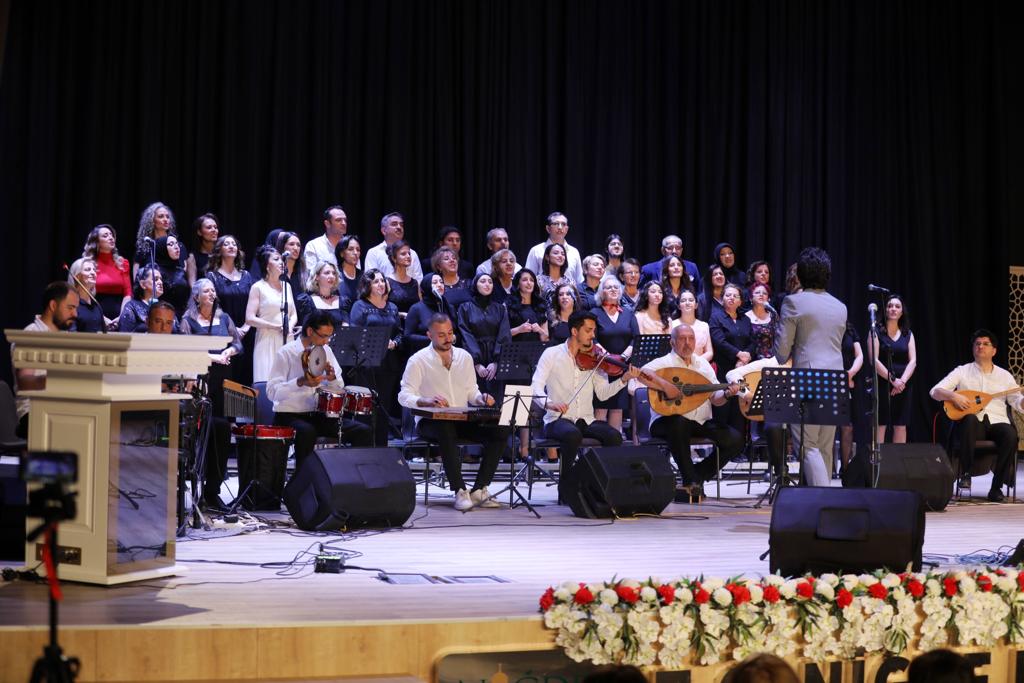 Niğde Belediyesi Halk Korosundan Müthiş Konser 